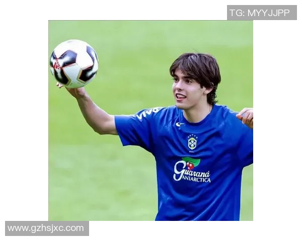 足球巨星风采：全球顶级球员精彩瞬间集锦与背后故事